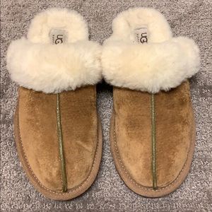 Never worn! UGG Slippers